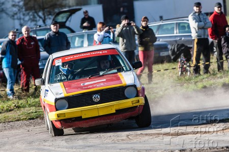 Posádka Antalík - Škorňa na Memoriále M.Belána v pnlom na sadení na trati v Revúcej.